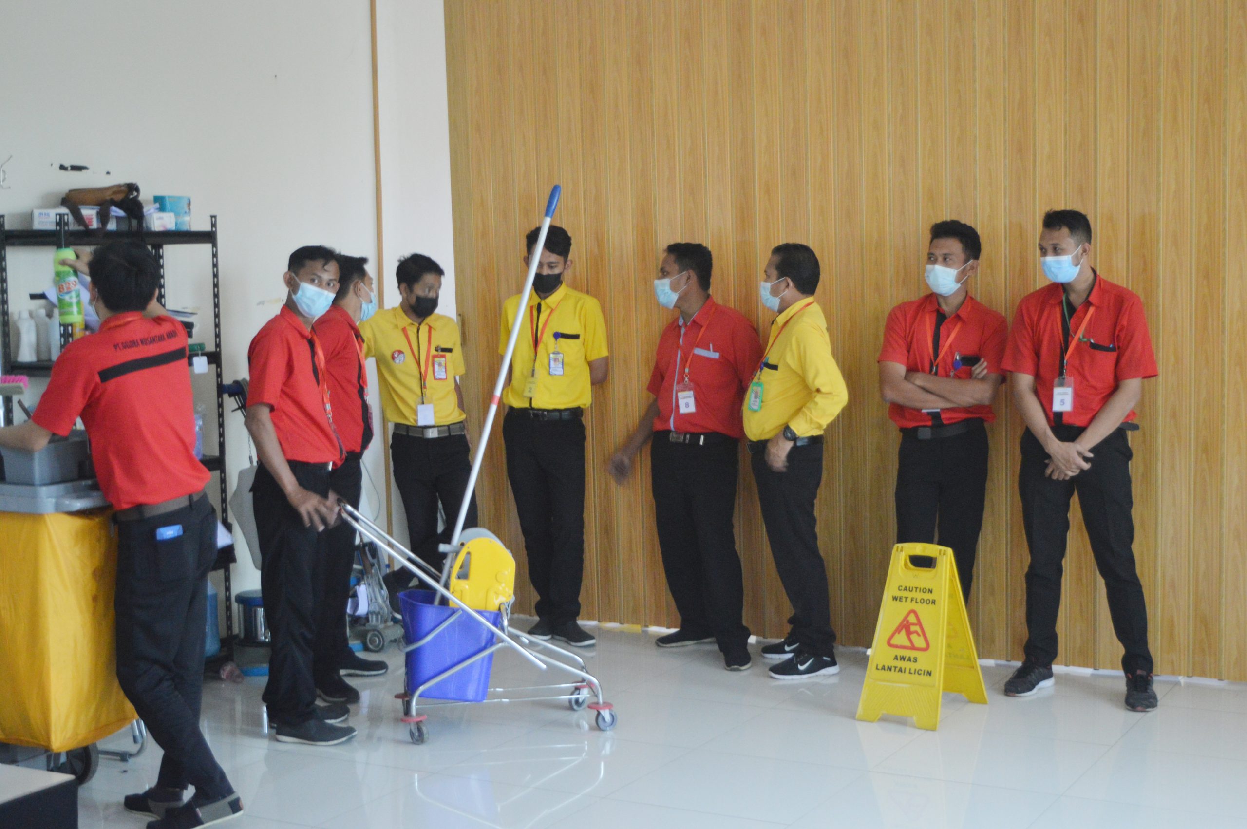 Lowongan Operator Mesin Floor Polisher